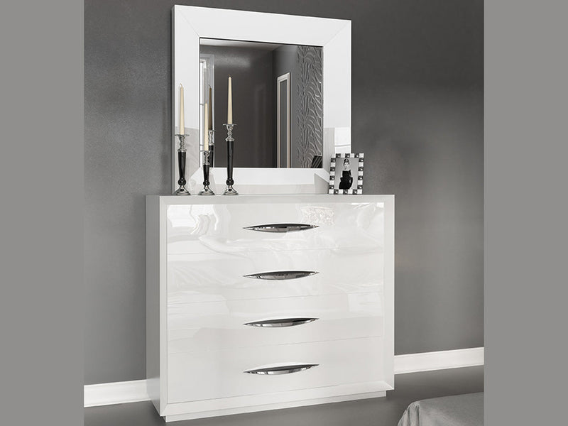 Carmenes 47" Wide 4 Drawer Dresser With Mirror