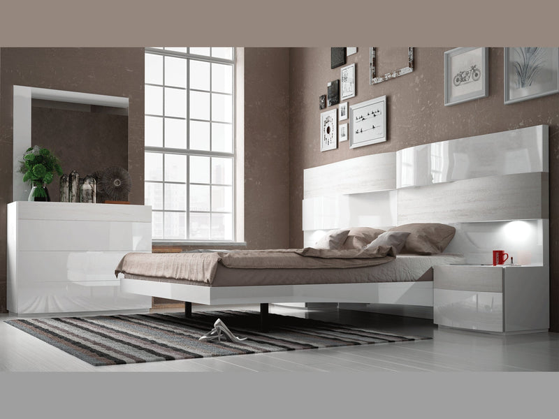 Cordobas 46" Wide 4 Drawer Dresser With Mirror