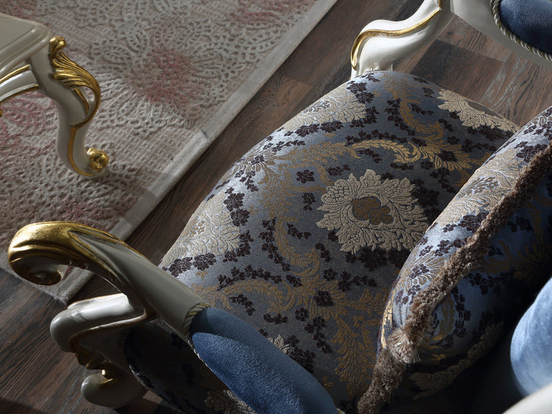 Hunkar 33" Wide Tufted Traditional Armchair
